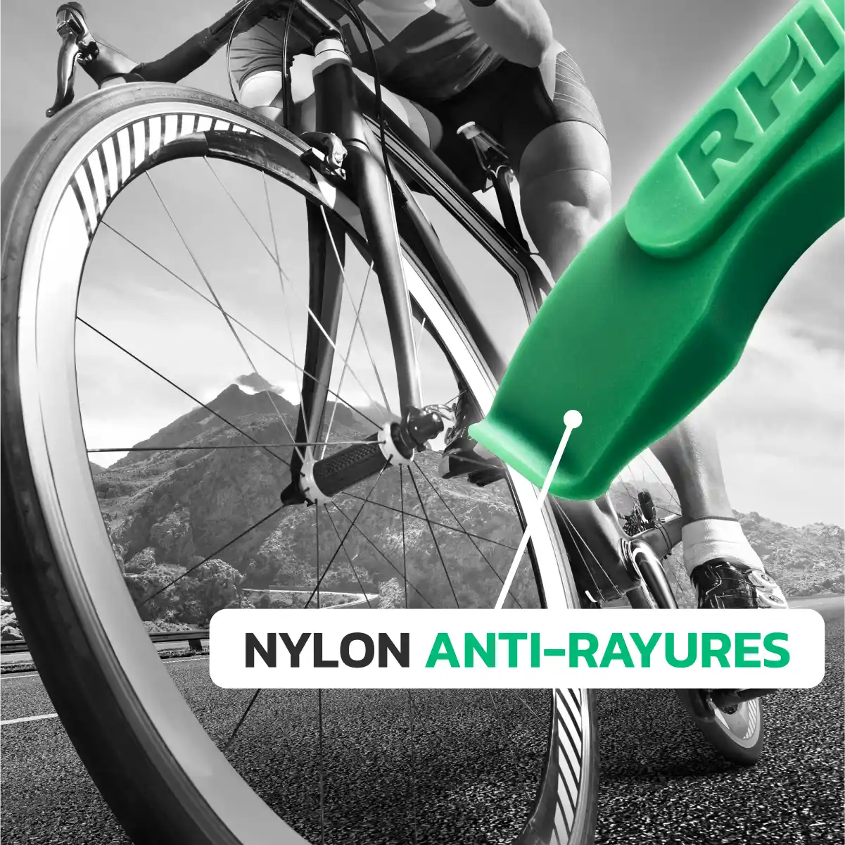 Professional bicycle tyre remover
