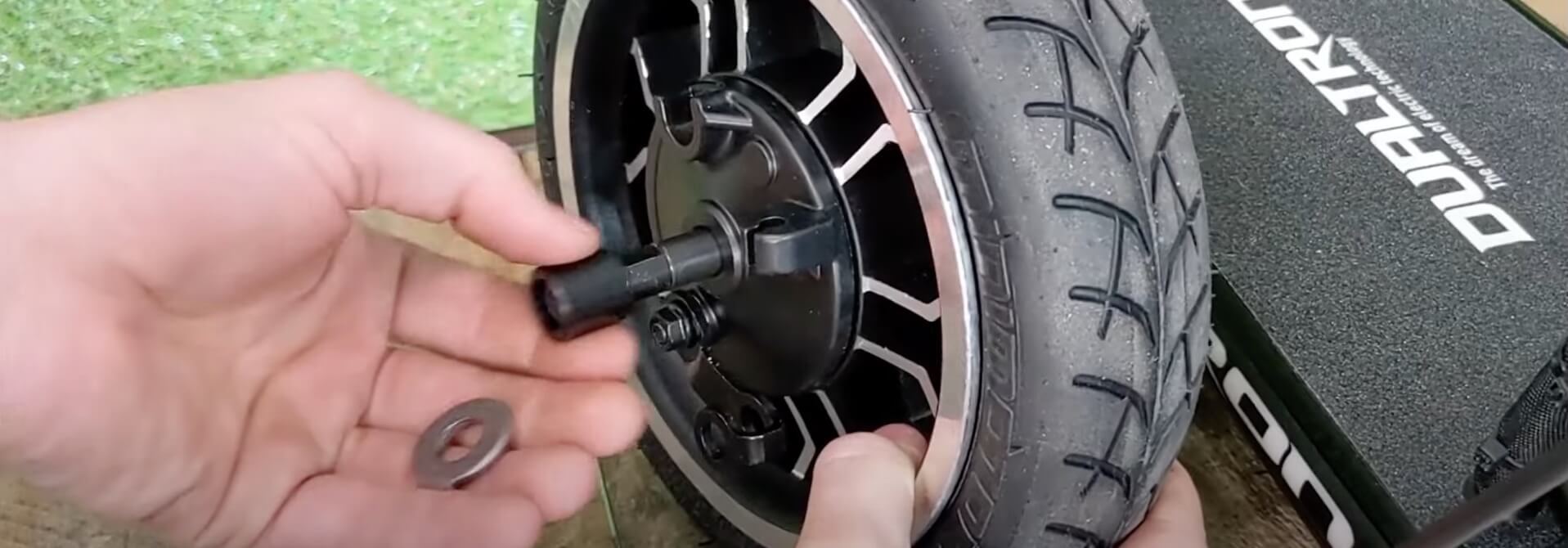 Dualtron Mini - Roue Avant - Changer pneu et chambre a air