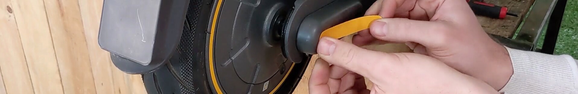 Terminer la réparation du pneu arrière Ninebot G30 Max