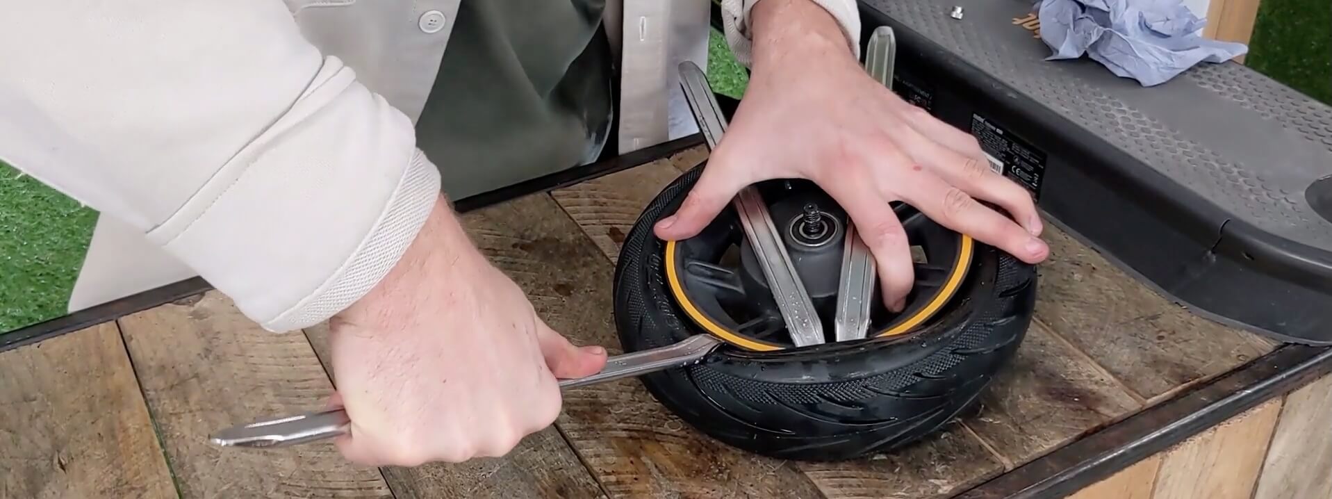 Enlever l’ancien pneu