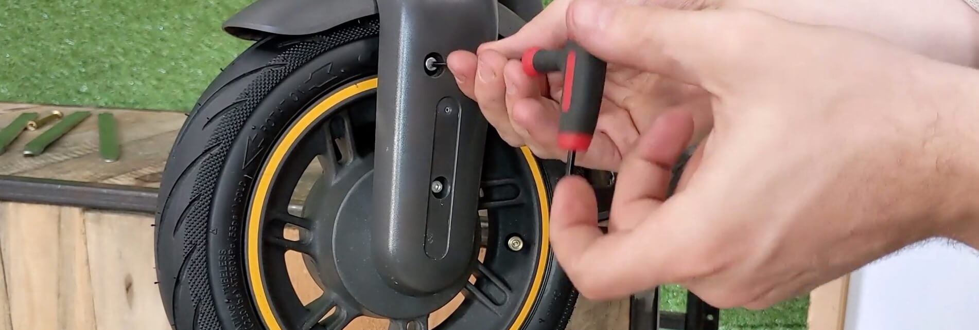 Finitions : changer pneu avant Ninebot G30 Max
