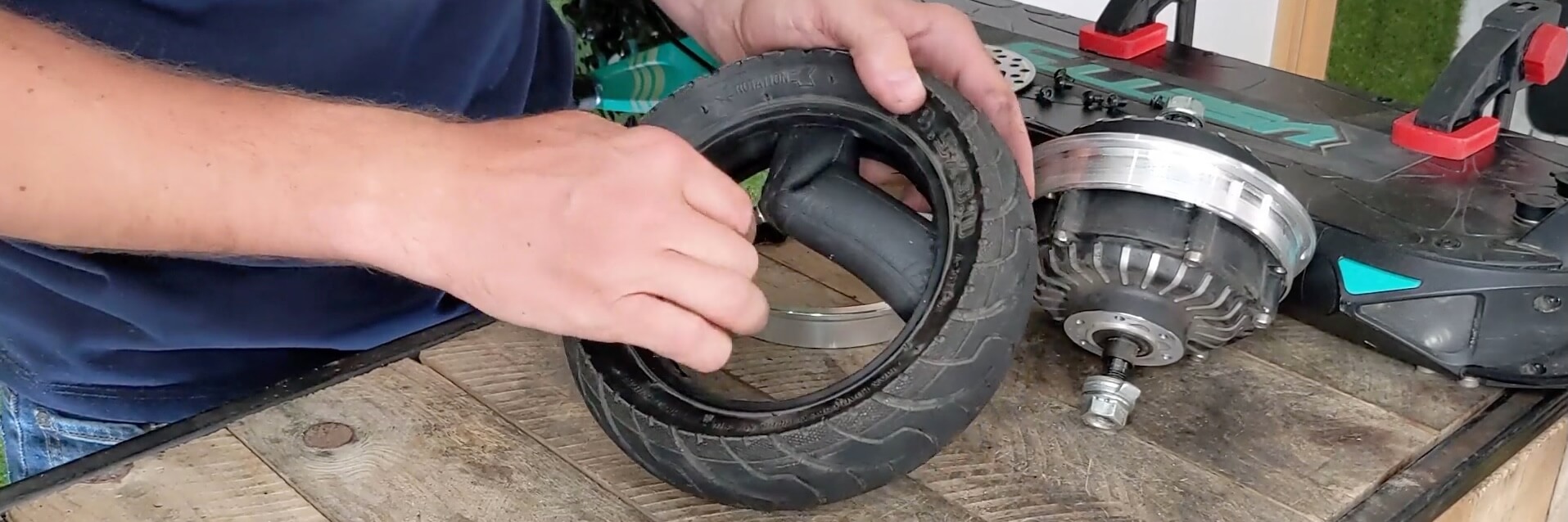 VSETT 9 - Roue Avant - Retirer l’ancien pneu